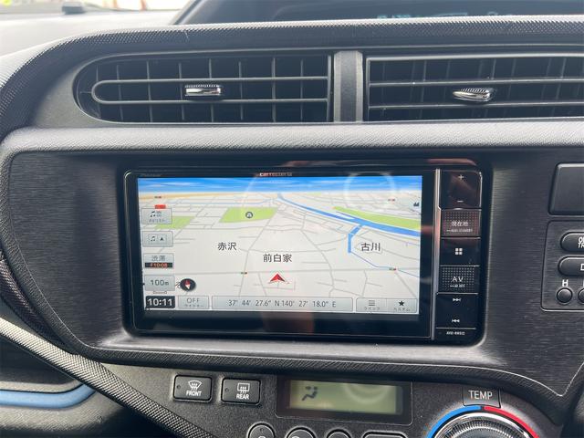 アクア Ｓ　ＥＴＣ　ナビ　ＴＶ　スマートキー　電動格納ミラー　ＣＶＴ　衝突安全ボディ　ＡＢＳ　ＥＳＣ　ＵＳＢ　ミュージックプレイヤー接続可　Ｂｌｕｅｔｏｏｔｈ　エアコン　パワーステアリング　パワーウィンドウ（4枚目）