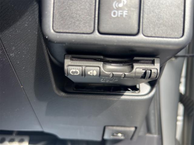 アクア Ｓ　ＥＴＣ　ナビ　ＴＶ　スマートキー　電動格納ミラー　ＣＶＴ　衝突安全ボディ　ＡＢＳ　ＥＳＣ　ＵＳＢ　ミュージックプレイヤー接続可　Ｂｌｕｅｔｏｏｔｈ　エアコン　パワーステアリング　パワーウィンドウ（9枚目）
