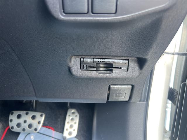 プリウス ETC バックカメラ Bluetooth ナビ TV ドライブレコーダー アルミホイール スマートキー 電動格納ミラー CVT CD USB エアコン パワーステアリング パワーウィンドウ(8枚目)
