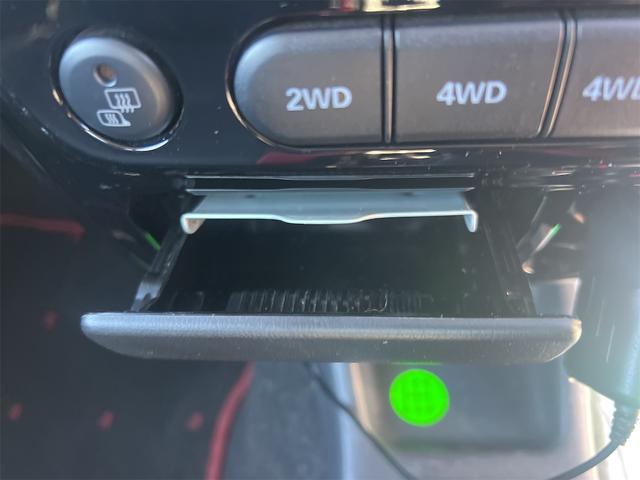 ジムニー クロスアドベンチャー　４ＷＤ　ＥＴＣ　キーレスエントリー　電動格納ミラー　シートヒーター　ＭＴ　ＡＢＳ　ＣＤ　アルミホイール　衝突安全ボディ　エアコン　パワーウィンドウ（8枚目）