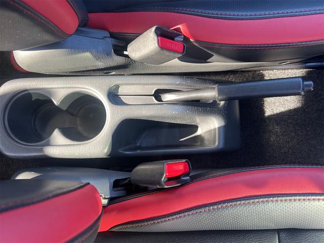 ジムニー クロスアドベンチャー　４ＷＤ　ＥＴＣ　キーレスエントリー　電動格納ミラー　シートヒーター　ＭＴ　ＡＢＳ　ＣＤ　アルミホイール　衝突安全ボディ　エアコン　パワーウィンドウ（11枚目）