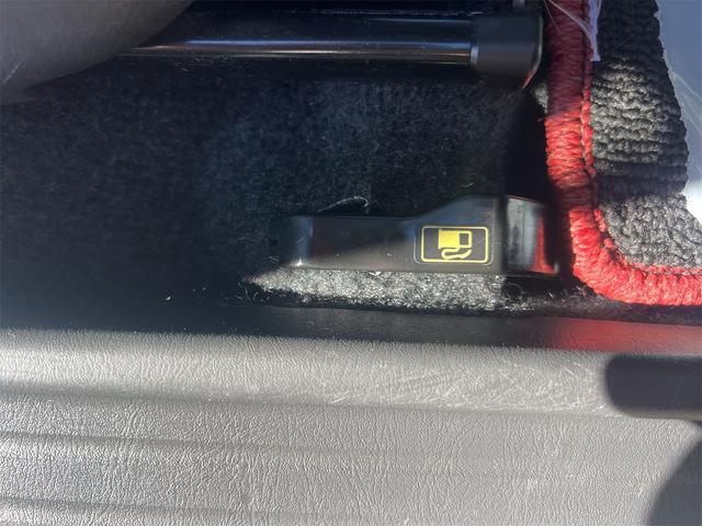 ジムニー クロスアドベンチャー　４ＷＤ　ＥＴＣ　キーレスエントリー　電動格納ミラー　シートヒーター　ＭＴ　ＡＢＳ　ＣＤ　アルミホイール　衝突安全ボディ　エアコン　パワーウィンドウ（48枚目）