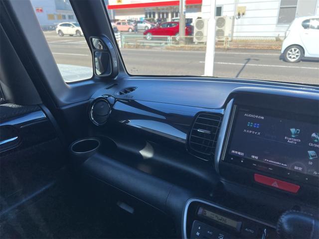 N-BOXカスタム G ターボSSパッケージ ETC バックカメラ 両側電動パワスラ Bluetooth ナビ DTV オートクルーズコントロール オートライト HID スマートキー 電格ミラー ベンチシート CVT 盗難防止システム ABS(60枚目)