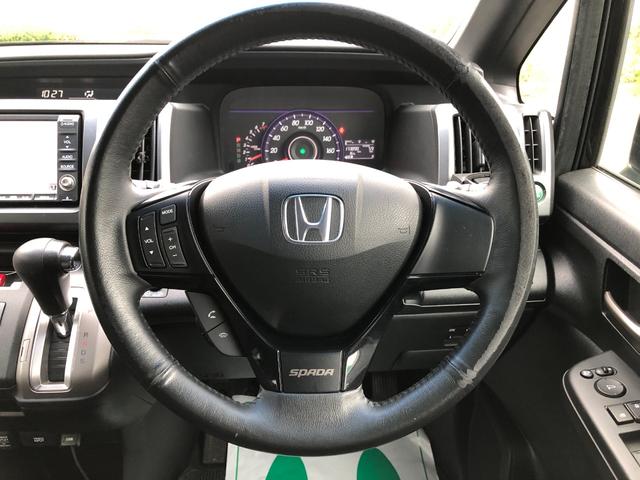 ステップワゴンスパーダ Ｚ　ＨＤＤナビエディション　４ＷＤ　ＥＴＣ　バックカメラ　ナビ　両側電動スライドドア　オートライト　ＨＩＤ　スマートキー　電動格納ミラー　ウォークスルー　ＡＴ　アルミホイール　ＵＳＢ　盗難防止システム　衝突安全ボディ　ＡＢＳ（3枚目）