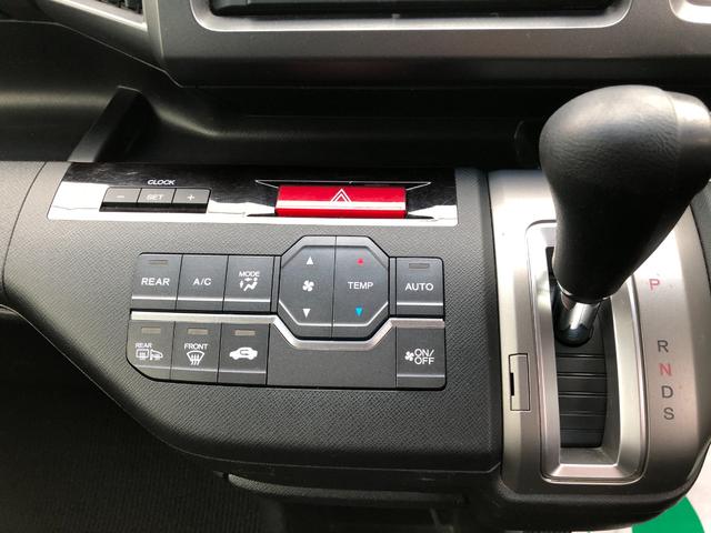 ステップワゴンスパーダ Ｚ　ＨＤＤナビエディション　４ＷＤ　ＥＴＣ　バックカメラ　ナビ　両側電動スライドドア　オートライト　ＨＩＤ　スマートキー　電動格納ミラー　ウォークスルー　ＡＴ　アルミホイール　ＵＳＢ　盗難防止システム　衝突安全ボディ　ＡＢＳ（5枚目）
