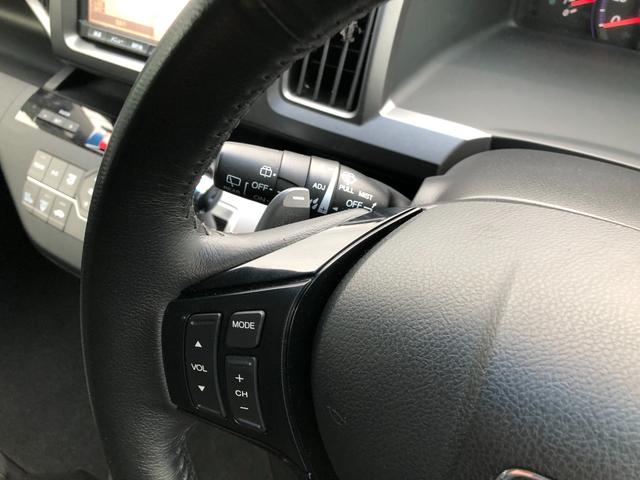 ステップワゴンスパーダ Ｚ　ＨＤＤナビエディション　４ＷＤ　ＥＴＣ　バックカメラ　ナビ　両側電動スライドドア　オートライト　ＨＩＤ　スマートキー　電動格納ミラー　ウォークスルー　ＡＴ　アルミホイール　ＵＳＢ　盗難防止システム　衝突安全ボディ　ＡＢＳ（7枚目）
