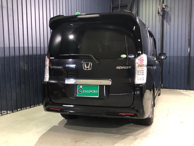 ステップワゴンスパーダ Ｚ　ＨＤＤナビエディション　４ＷＤ　ＥＴＣ　バックカメラ　ナビ　両側電動スライドドア　オートライト　ＨＩＤ　スマートキー　電動格納ミラー　ウォークスルー　ＡＴ　アルミホイール　ＵＳＢ　盗難防止システム　衝突安全ボディ　ＡＢＳ（17枚目）