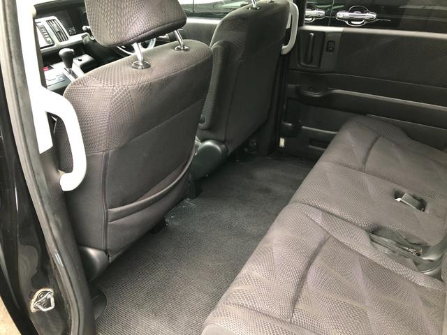 ステップワゴンスパーダ Ｚ　ＨＤＤナビエディション　４ＷＤ　ＥＴＣ　バックカメラ　ナビ　両側電動スライドドア　オートライト　ＨＩＤ　スマートキー　電動格納ミラー　ウォークスルー　ＡＴ　アルミホイール　ＵＳＢ　盗難防止システム　衝突安全ボディ　ＡＢＳ（32枚目）