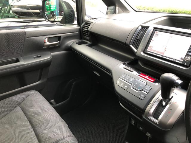 ステップワゴンスパーダ Ｚ　ＨＤＤナビエディション　４ＷＤ　ＥＴＣ　バックカメラ　ナビ　両側電動スライドドア　オートライト　ＨＩＤ　スマートキー　電動格納ミラー　ウォークスルー　ＡＴ　アルミホイール　ＵＳＢ　盗難防止システム　衝突安全ボディ　ＡＢＳ（42枚目）