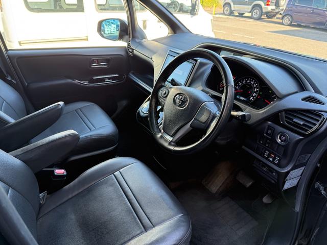 ヴォクシー ZS 煌II シグネチャーイルミ モデリスタエアロ 両側電動スライドドア ETC Bカメラ フルセグ クリアランスソナー オートクルーズコントロール レーンアシスト 衝突被害軽減システム オートマチックハイビーム(32枚目)