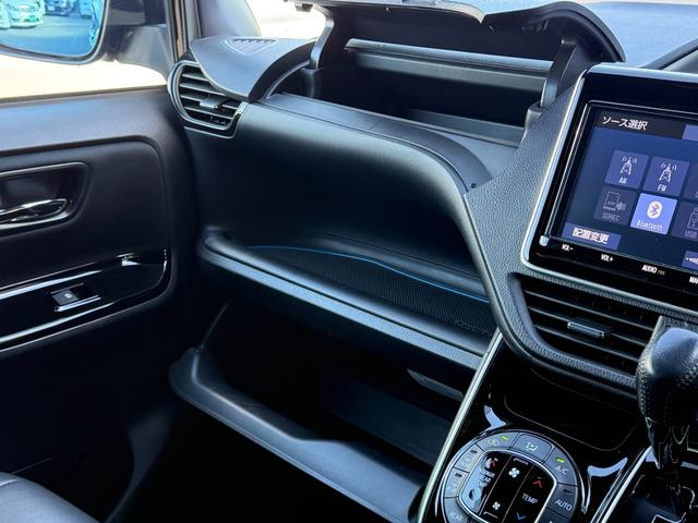 ヴォクシー ZS 煌II シグネチャーイルミ モデリスタエアロ 両側電動スライドドア ETC Bカメラ フルセグ クリアランスソナー オートクルーズコントロール レーンアシスト 衝突被害軽減システム オートマチックハイビーム(55枚目)