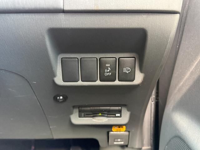 プリウスアルファ Ｇ　ＬＥＤヘッドランプ　８インチナビ　フルセグＴＶ　Ｂｌｕｅｔｏｏｔｈ　ビルトインＥＴＣ　バックカメラ　オートクルーズコントロール　オートライト　ヘッドライトウォッシャー　スマートキー　電動格納ミラー（8枚目）