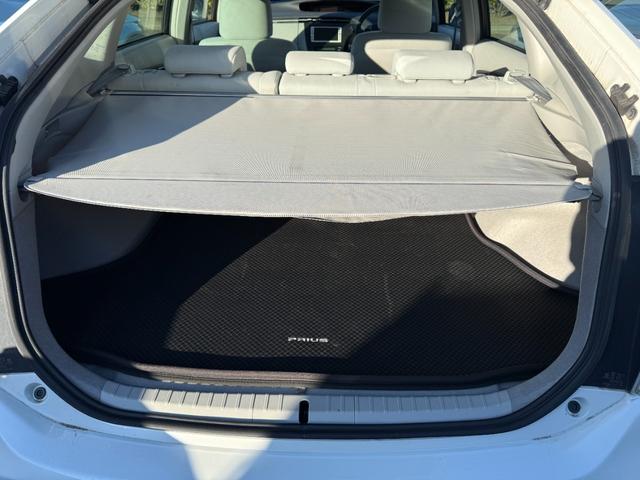 プリウス Ｓ　寒冷地仕様　純正ナビ　ＴＶ　バックカメラ　エンジンスターター　アルミホイール　オートライト　ＣＶＴ　スマートキー　電動格納ミラー　盗難防止システム　衝突安全ボディ　ＡＢＳ　ＥＳＣ　エアコン（33枚目）