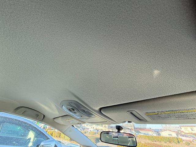 プリウス Ｓ　寒冷地仕様　純正ナビ　ＴＶ　バックカメラ　エンジンスターター　アルミホイール　オートライト　ＣＶＴ　スマートキー　電動格納ミラー　盗難防止システム　衝突安全ボディ　ＡＢＳ　ＥＳＣ　エアコン（46枚目）