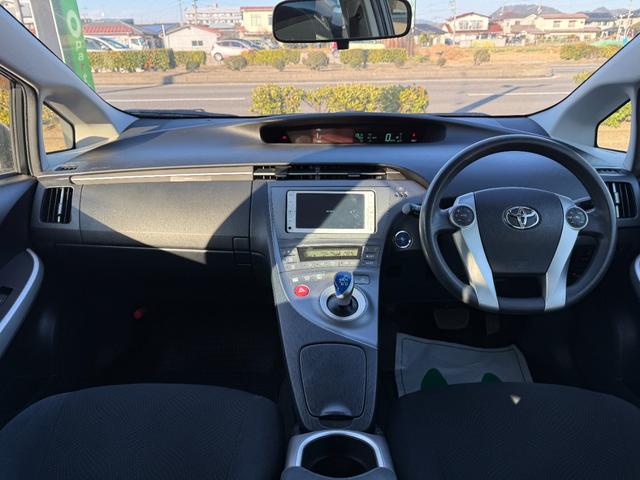 プリウス Sツーリングセレクション 純正17インチアルミホイール LEDヘッドランプ ETC オートライト ヘッドライトウォッシャー スマートキー 電動格納ミラー CVT 盗難防止システム 衝突安全ボディ ABS エアコン(2枚目)