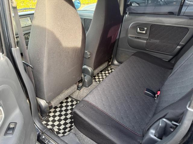 アルトラパン ＳＳ　５速ＭＴ　ターボ　ローダウン　モモステ　　キーレスエントリー　ＡＢＳ　ＣＤデッキ　ＭＤ　衝突安全ボディ　エアコン　パワーステアリング　パワーウィンドウ（33枚目）