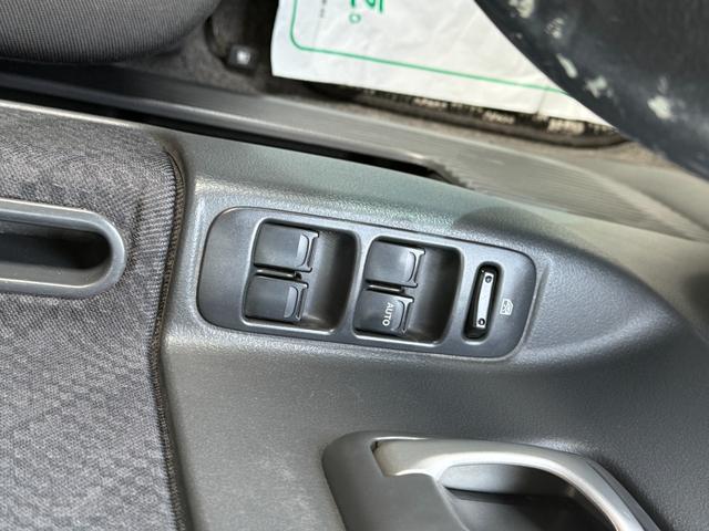 アルトラパン ＳＳ　５速ＭＴ　ターボ　ローダウン　モモステ　　キーレスエントリー　ＡＢＳ　ＣＤデッキ　ＭＤ　衝突安全ボディ　エアコン　パワーステアリング　パワーウィンドウ（41枚目）