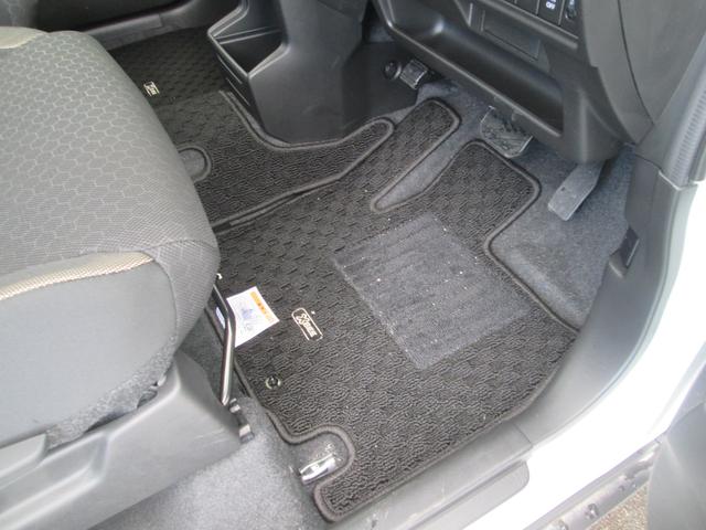 クロスビー HYBRID MV 4型 4WD 全方位カメラオーディオレス バックカメラ オートライト プッシュスタート シートヒーター オートエアコン スズキセーフティーサポート 4WD 衝突被害軽減システム アイドリングストップ 横滑り防止機能 衝突安全ボディ(33枚目)