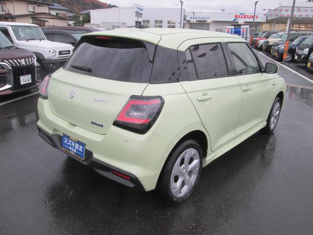 スイフト HYBRID MX 4WD オーディオレス オートライト プッシュスタート シートヒーター オートエアコン スズキセーフティーサポート 4WD 衝突被害軽減システム アイドリングストップ 横滑り防止機能 衝突安全ボディ 盗難防止システム(5枚目)