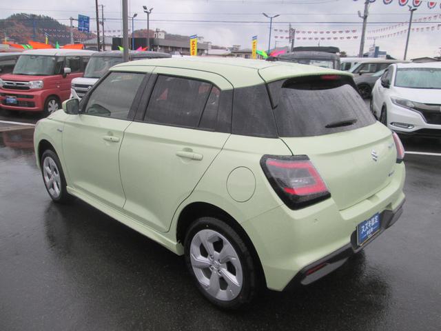 スイフト HYBRID MX 4WD オーディオレス オートライト プッシュスタート シートヒーター オートエアコン スズキセーフティーサポート 4WD 衝突被害軽減システム アイドリングストップ 横滑り防止機能 衝突安全ボディ 盗難防止システム(7枚目)