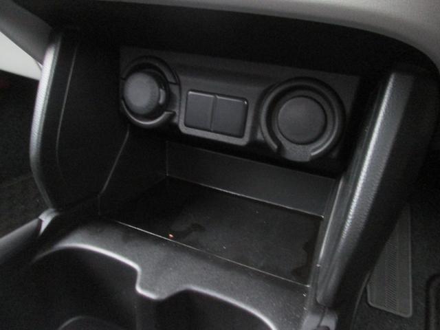 スイフト HYBRID MX 4WD オーディオレス オートライト プッシュスタート シートヒーター オートエアコン スズキセーフティーサポート 4WD 衝突被害軽減システム アイドリングストップ 横滑り防止機能 衝突安全ボディ 盗難防止システム(28枚目)