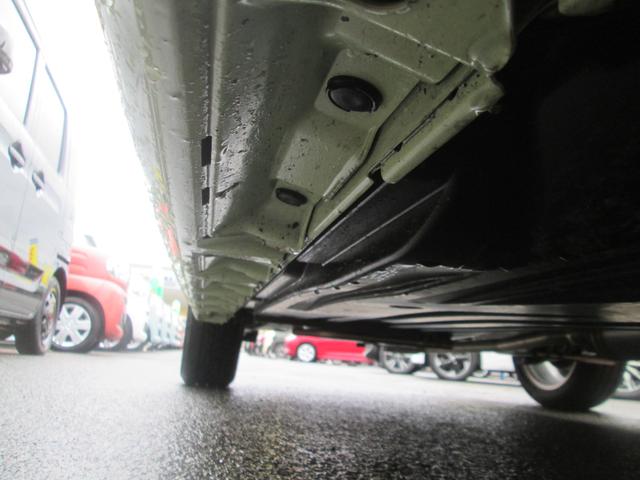 スイフト HYBRID MX 4WD オーディオレス オートライト プッシュスタート シートヒーター オートエアコン スズキセーフティーサポート 4WD 衝突被害軽減システム アイドリングストップ 横滑り防止機能 衝突安全ボディ 盗難防止システム(48枚目)