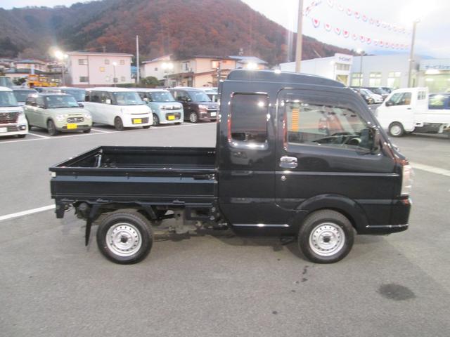 スーパーキャリイ スーパーキャリイ　Ｘ　４型　４ＷＤ　オーディオレス　キーレスキー　作業灯　パワーウインド　オートライト　スズキセーフティーサポート　４ＷＤ　衝突被害軽減システム　アイドリングストップ　横滑り防止機能　衝突安全ボディ　盗難防止システム（4枚目）