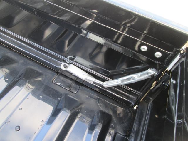 スーパーキャリイ スーパーキャリイ　Ｘ　４型　４ＷＤ　オーディオレス　キーレスキー　作業灯　パワーウインド　オートライト　スズキセーフティーサポート　４ＷＤ　衝突被害軽減システム　アイドリングストップ　横滑り防止機能　衝突安全ボディ　盗難防止システム（30枚目）