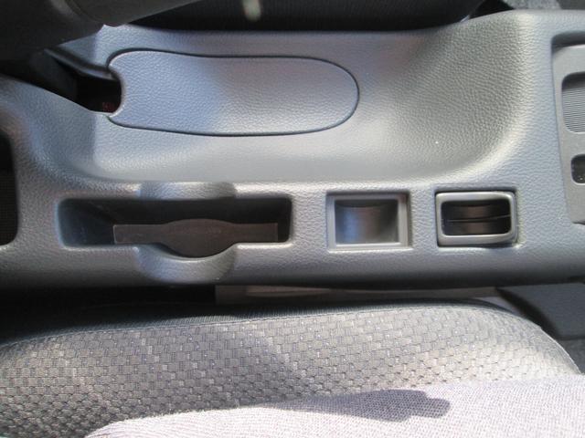 スーパーキャリイ スーパーキャリイ　Ｘ　４型　４ＷＤ　オーディオレス　キーレスキー　作業灯　パワーウインド　オートライト　スズキセーフティーサポート　４ＷＤ　衝突被害軽減システム　アイドリングストップ　横滑り防止機能　衝突安全ボディ　盗難防止システム（43枚目）