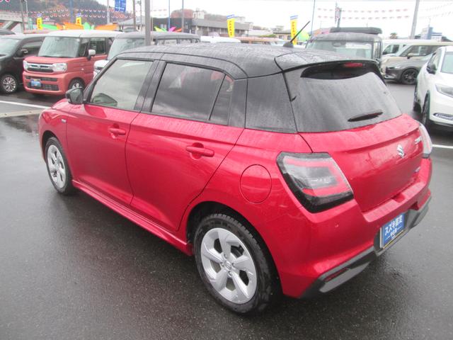 スイフト HYBRID MX FF オーディオレス オートライト プッシュスタート シートヒーター オートエアコン スズキセーフティーサポート 衝突被害軽減システム アイドリングストップ 横滑り防止機能 衝突安全ボディ 盗難防止システム(7枚目)