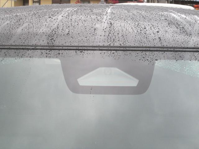 スイフト HYBRID MX FF オーディオレス オートライト プッシュスタート シートヒーター オートエアコン スズキセーフティーサポート 衝突被害軽減システム アイドリングストップ 横滑り防止機能 衝突安全ボディ 盗難防止システム(9枚目)