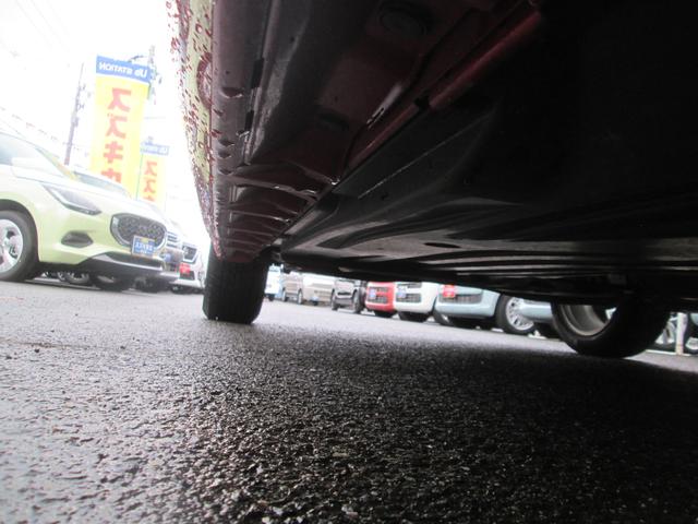 スイフト HYBRID MX FF オーディオレス オートライト プッシュスタート シートヒーター オートエアコン スズキセーフティーサポート 衝突被害軽減システム アイドリングストップ 横滑り防止機能 衝突安全ボディ 盗難防止システム(48枚目)