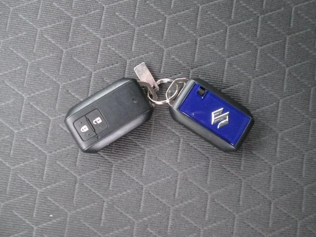 スイフト HYBRID MX FF オーディオレス オートライト プッシュスタート シートヒーター オートエアコン スズキセーフティーサポート 衝突被害軽減システム アイドリングストップ 横滑り防止機能 衝突安全ボディ 盗難防止システム(51枚目)