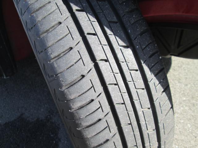 タイヤ溝４ミリございます