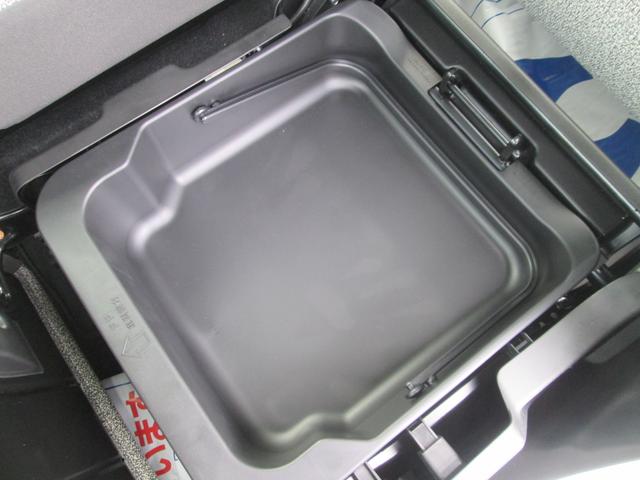 ����Ȃ̉��ɃX�b�L�����[�ł���A����ȃV�[�g�A���_�[�{�b�N�X�B�{�b�N�X�̎��O�����\�ŁA���̂܂܎����o�����Ƃ��ł��܂���