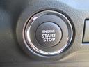 エンジンスタートはキーレスプッシュスタート式、リモコンキーが２つ付属いたします。