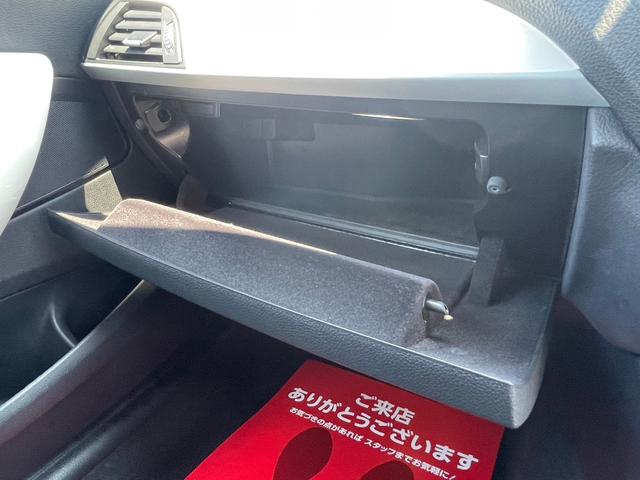 １シリーズ １１８ｄ　スタイル　純正ナビ　ＣＤプレーヤー　キーレス　純正アルミホイール　右ハンドル　ディーラー車　ＡＢＳ　エアバック　８速オートマ　ディーゼル車（21枚目）