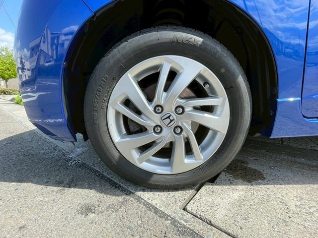 フィット 13G・Sパッケージ 衝突被害軽減ブレーキシステム ナビ スマートキー アイドリングストップ アルミホイール ドライブレコーダー プッシュスタート(6枚目)