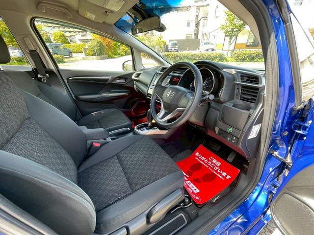 フィット 13G・Sパッケージ 衝突被害軽減ブレーキシステム ナビ スマートキー アイドリングストップ アルミホイール ドライブレコーダー プッシュスタート(10枚目)