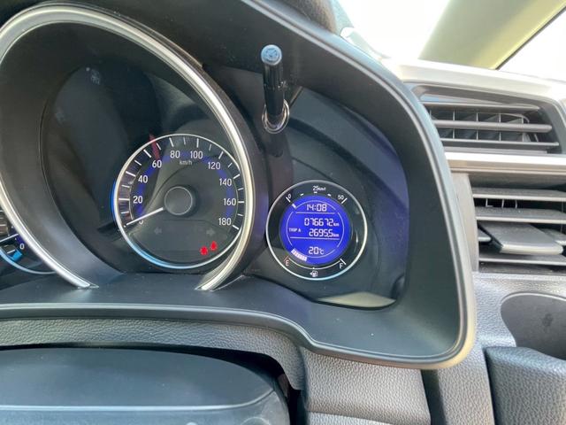 フィット 13G・Sパッケージ 衝突被害軽減ブレーキシステム ナビ スマートキー アイドリングストップ アルミホイール ドライブレコーダー プッシュスタート(15枚目)