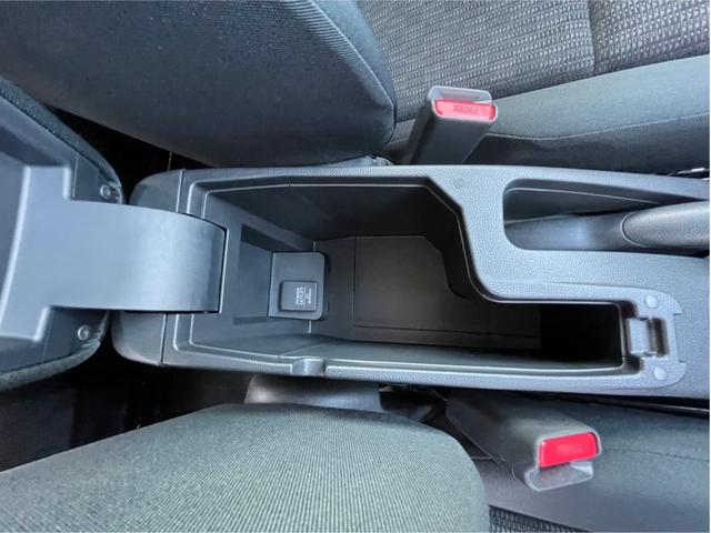 フィット 13G・Sパッケージ 衝突被害軽減ブレーキシステム ナビ スマートキー アイドリングストップ アルミホイール ドライブレコーダー プッシュスタート(21枚目)