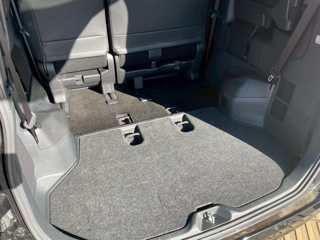 ノア Ｓ－Ｇ　両側パワースライドドア　ナビＴＶ　バックカメラ　Ｂｌｕｅｔｏｏｔｈ　ビルトインＥＴＣ　ドライブレコーダー　８人乗り　フォグランプ（7枚目）