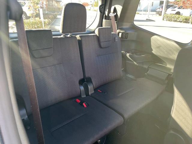 ノア Ｓ－Ｇ　両側パワースライドドア　ナビＴＶ　バックカメラ　Ｂｌｕｅｔｏｏｔｈ　ビルトインＥＴＣ　ドライブレコーダー　８人乗り　フォグランプ（13枚目）