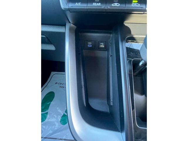 ノア Ｓ－Ｇ　両側パワースライドドア　ナビＴＶ　バックカメラ　Ｂｌｕｅｔｏｏｔｈ　ビルトインＥＴＣ　ドライブレコーダー　８人乗り　フォグランプ（24枚目）