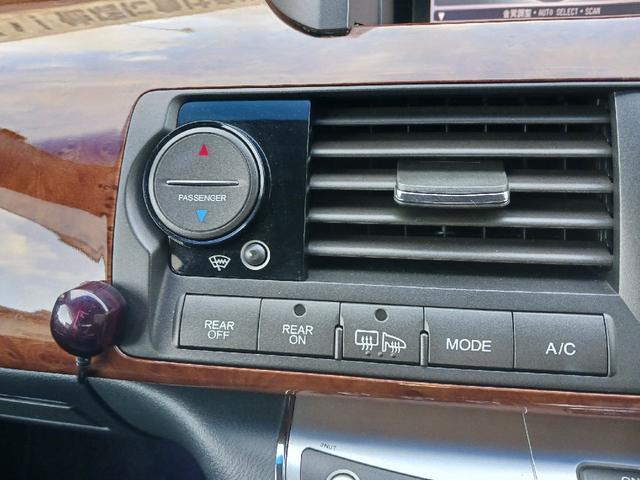 エリシオンプレステージ SZ ETC バックカメラ クリアランスソナー オートクルーズコントロール 衝突被害軽減システム 両側電動スライドドア HID サンルーフ スマートキー シートヒーター 3列シート パワーシート(5枚目)