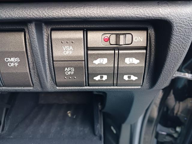 エリシオンプレステージ SZ ETC バックカメラ クリアランスソナー オートクルーズコントロール 衝突被害軽減システム 両側電動スライドドア HID サンルーフ スマートキー シートヒーター 3列シート パワーシート(9枚目)