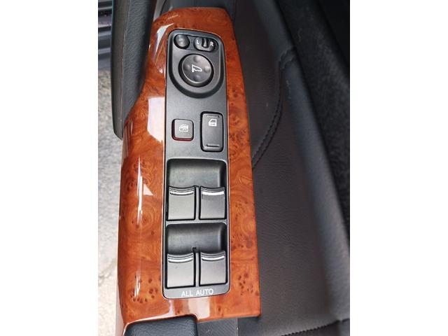 エリシオンプレステージ SZ ETC バックカメラ クリアランスソナー オートクルーズコントロール 衝突被害軽減システム 両側電動スライドドア HID サンルーフ スマートキー シートヒーター 3列シート パワーシート(11枚目)