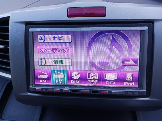 フリード Ｇ　エアロ　ＥＴＣ　ナビ　ＴＶ　両側電動スライドドア　オートライト　ＨＩＤ　スマートキー　電動格納ミラー　３列シート　ウォークスルー　ＣＶＴ　アルミホイール　ＣＤ　盗難防止システム　衝突安全ボディ　ＡＢＳ（4枚目）