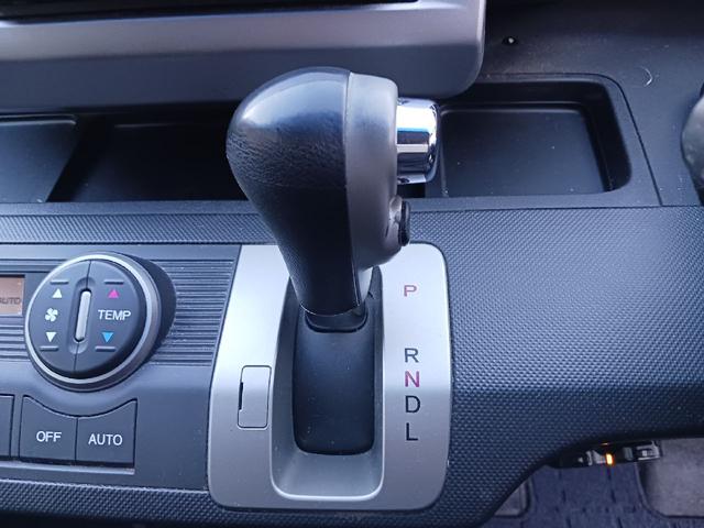 フリード Ｇ　エアロ　ＥＴＣ　ナビ　ＴＶ　両側電動スライドドア　オートライト　ＨＩＤ　スマートキー　電動格納ミラー　３列シート　ウォークスルー　ＣＶＴ　アルミホイール　ＣＤ　盗難防止システム　衝突安全ボディ　ＡＢＳ（7枚目）