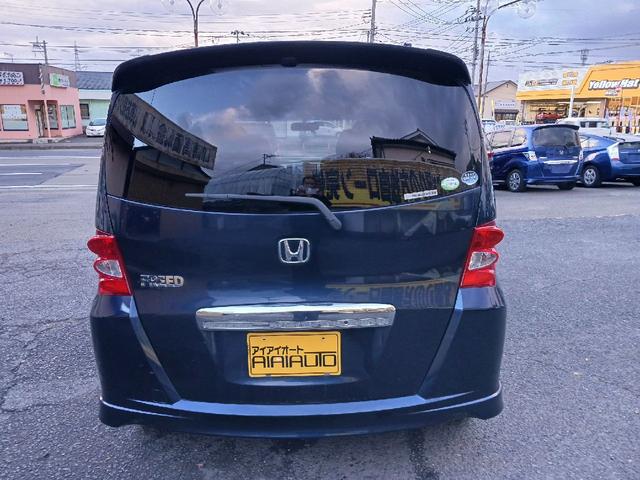 フリード Ｇ　エアロ　ＥＴＣ　ナビ　ＴＶ　両側電動スライドドア　オートライト　ＨＩＤ　スマートキー　電動格納ミラー　３列シート　ウォークスルー　ＣＶＴ　アルミホイール　ＣＤ　盗難防止システム　衝突安全ボディ　ＡＢＳ（15枚目）